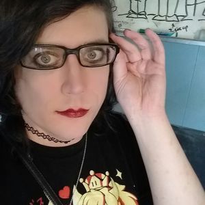 Meet your Posher, Dana